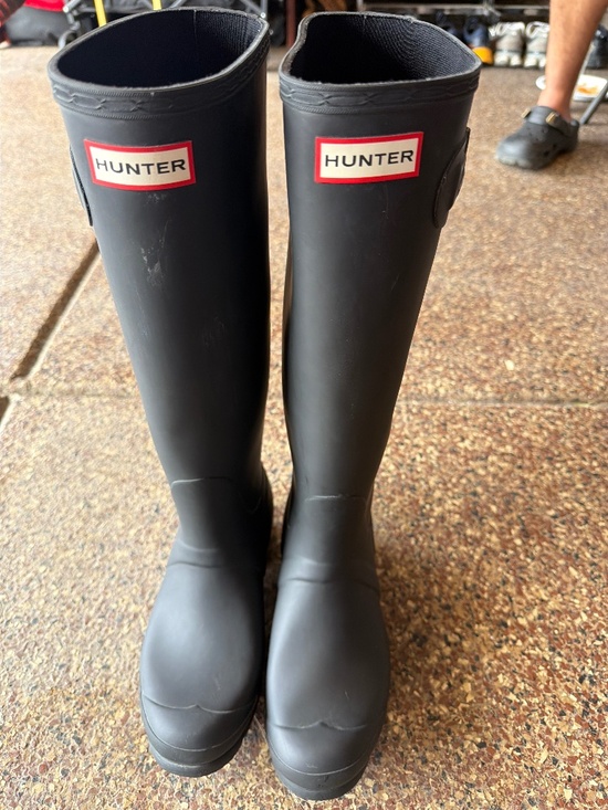 Hunter Boots Will Be the Practical Shoe Trend of Fall 2024 Hunter Rain Boots